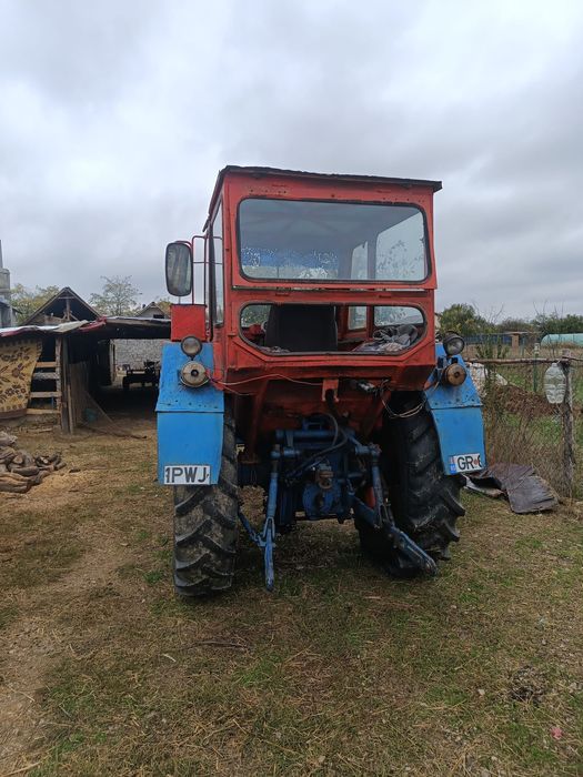 Vând tractor U650 plus plug