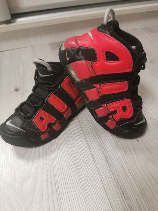 Adidasi Nike Uptempo mar.30