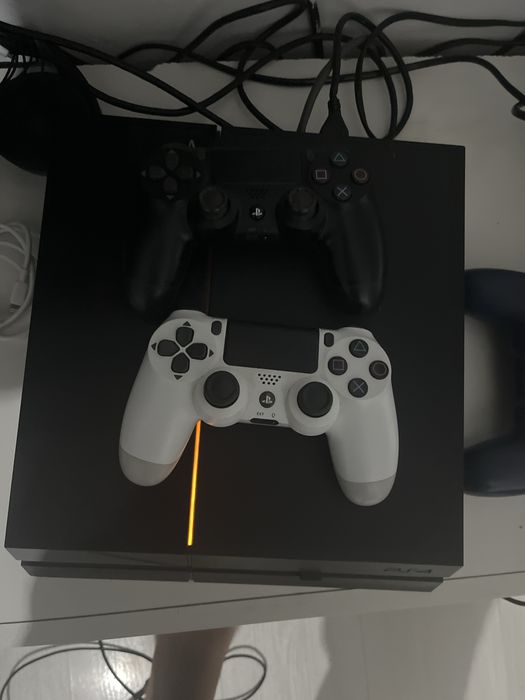 Ps4 normal+2 controllere+gta 5,fifa 25