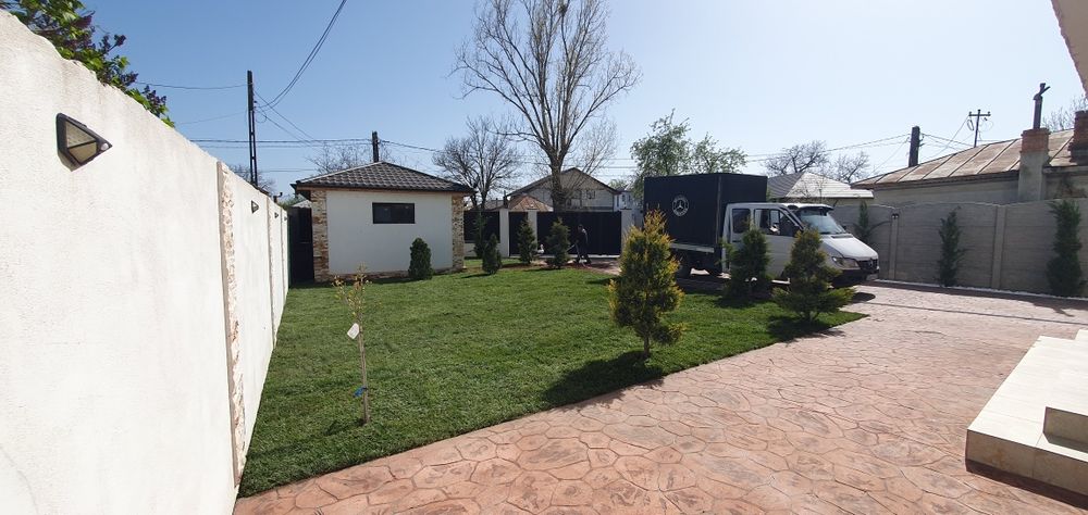 Amenajări grădini șpați verzi