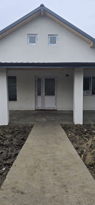 Vând casă in Sârca