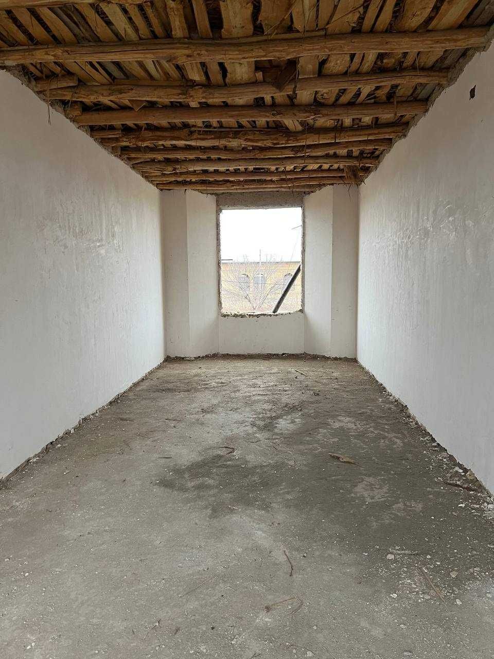 Uchastka sotiladi 1.8