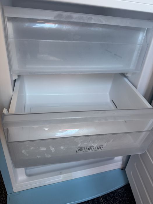 Vand Combina Frigorifica FRAM ,340 L, culoare albastra