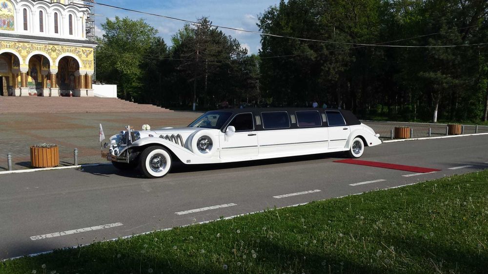 Limuzina USA, EXCALIBUR vintage, epoca, SUA, pentru evenimente nunti