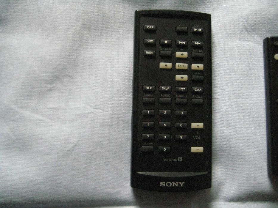Продавам дистанционни за авто CD Sony и други