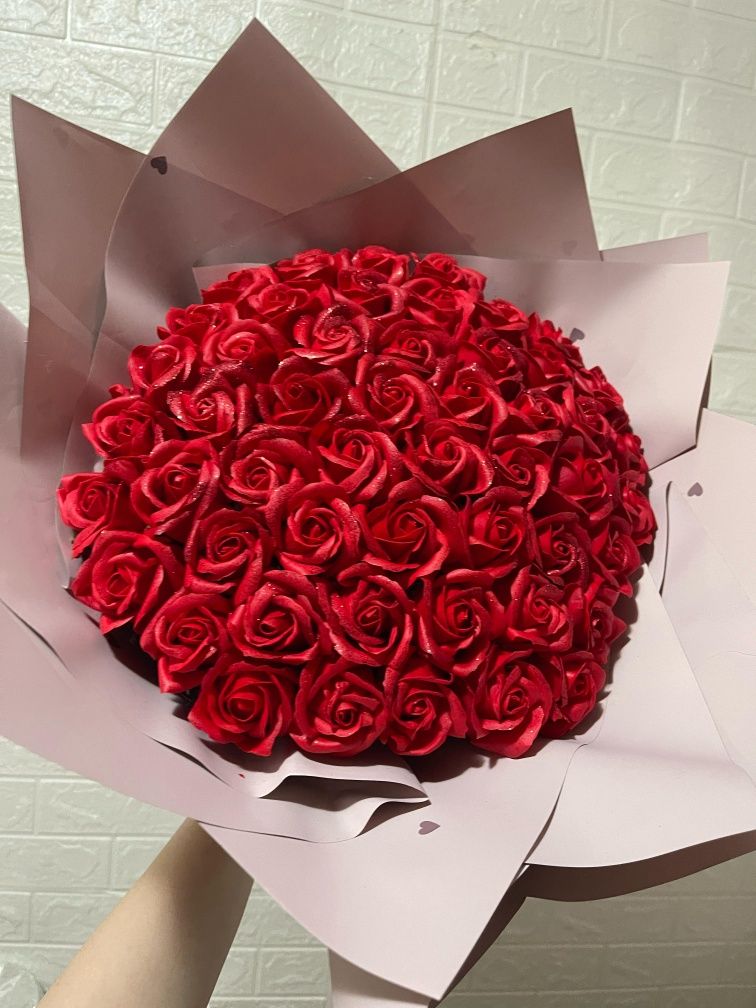 Buchet trandafiri rosii
