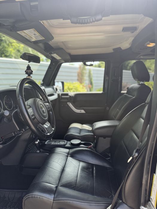 Jeep Wrangler JK Unlimited Offroad 2012 / VARIANTE SCHIMB