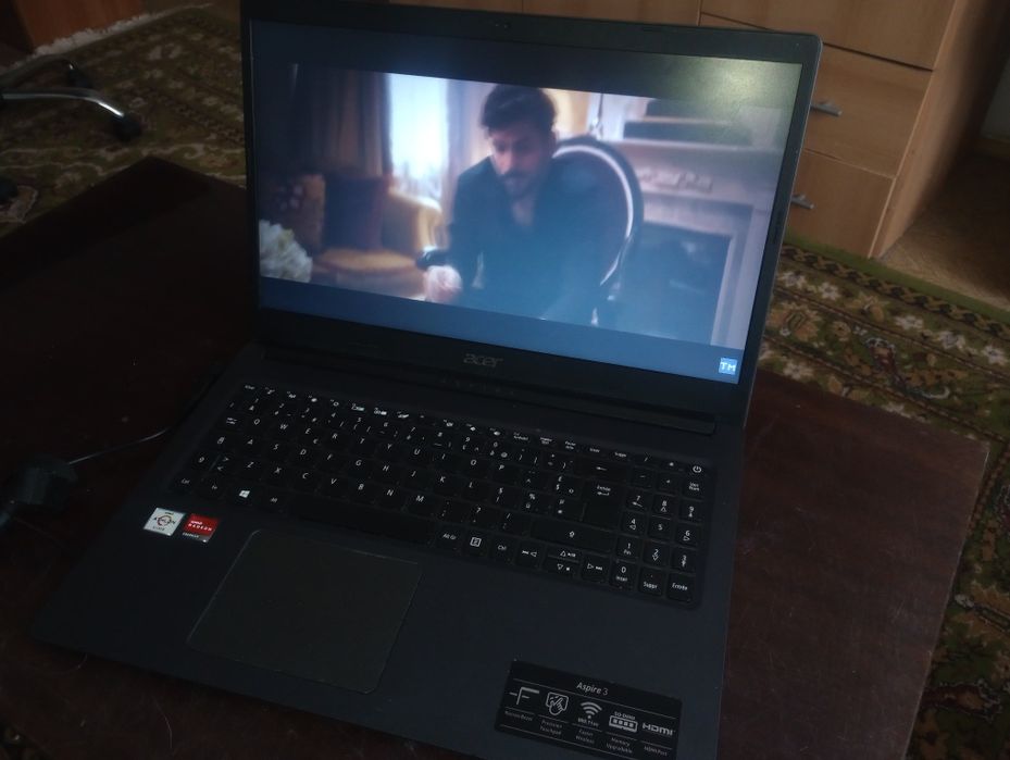Acer Aspire 3 slim, 8 gb ram,SSD 250gb, video dedicat 2 gb, baterie ok