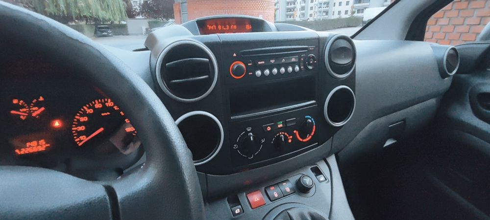 Peugeot partner 1.6 hdi/ 90 cp/2013/3 locuri+ loc narfa