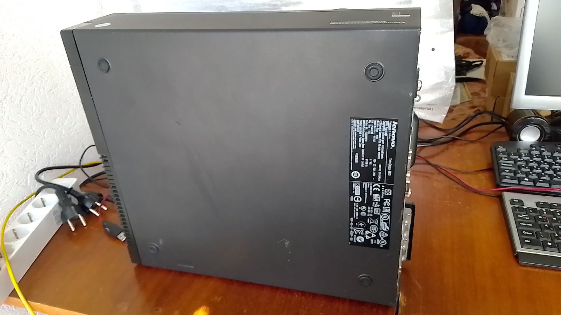 Lenovo M73 sff ThinkCentre, i3 4160, 8gb ram, 250gb hdd