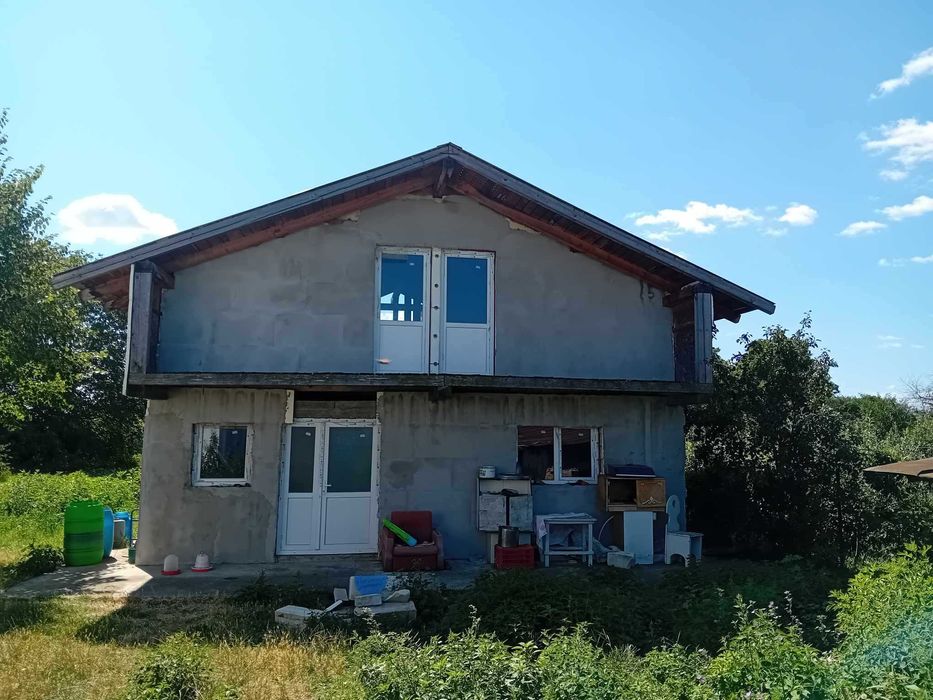 Casa noua Girov beton armat si BCA 152 mp  la rosu 1240mp P +M