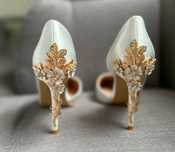 Pantofi de mireasa albi