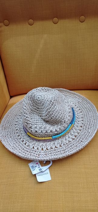 Дамска плетена шапка нова