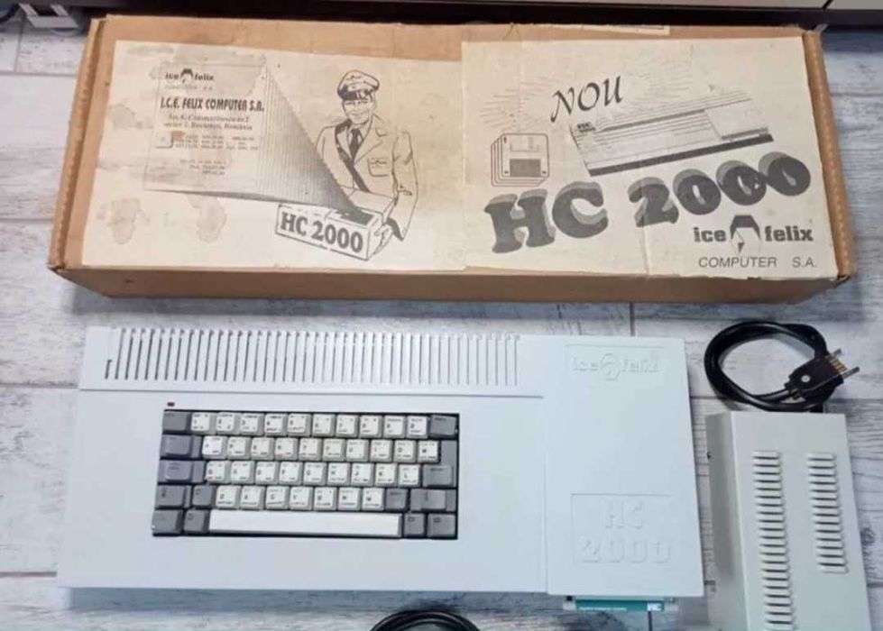 Calculator vechi Romanesc HC 2000, de colectie varianta cu Floppy disk