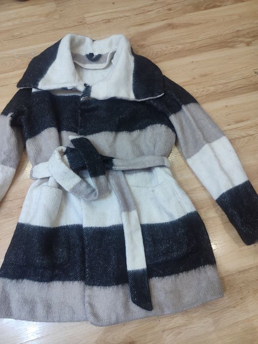 Женско палто -резмер 42