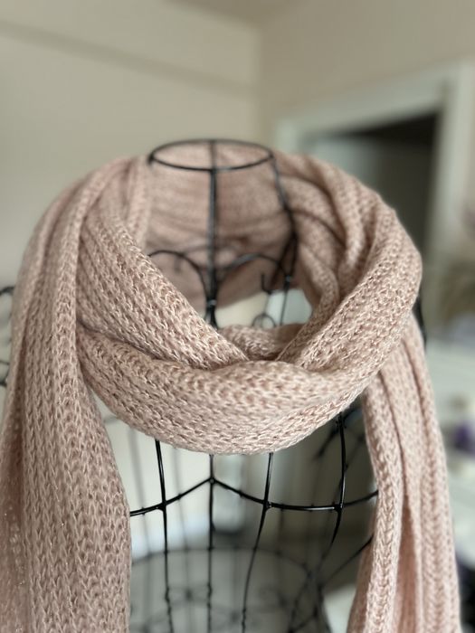 Fular marca H&M, roz