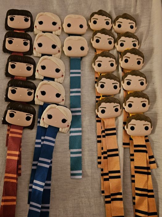 Schimb orice e mai sus cu figurine harry potter kinder joy
