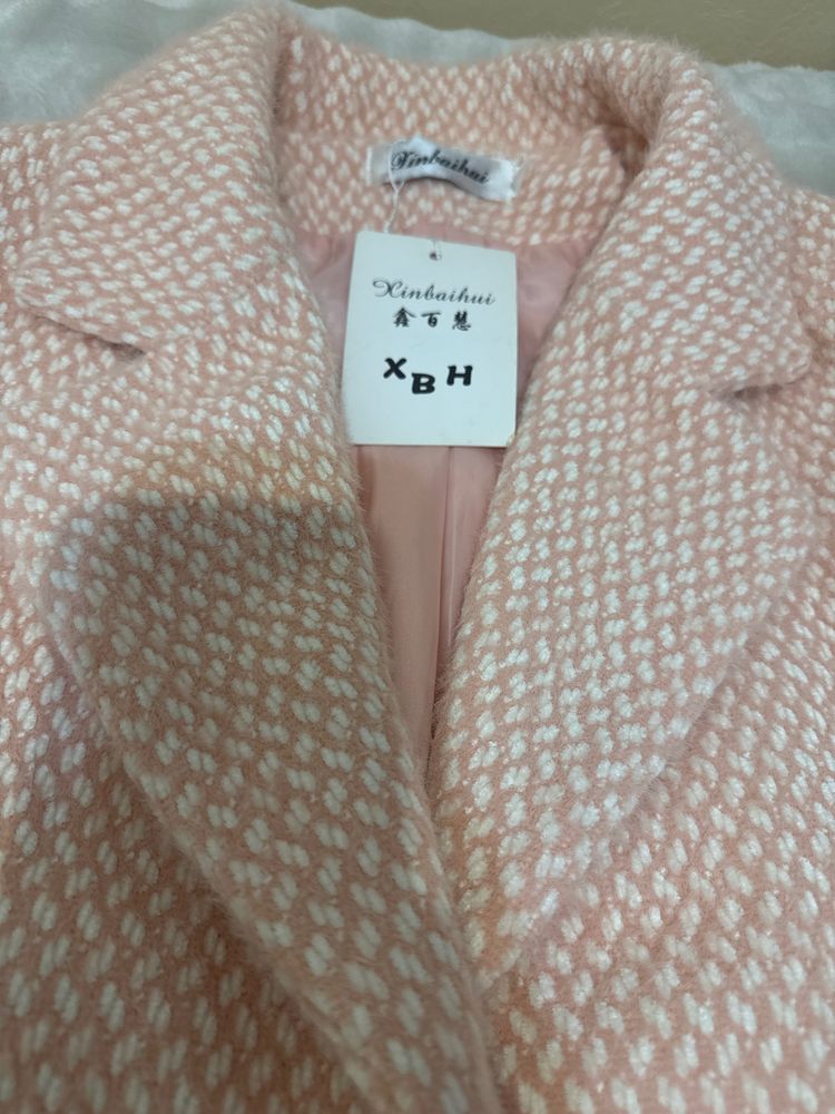 Продам осенее пальто, на девочку до 13 лет