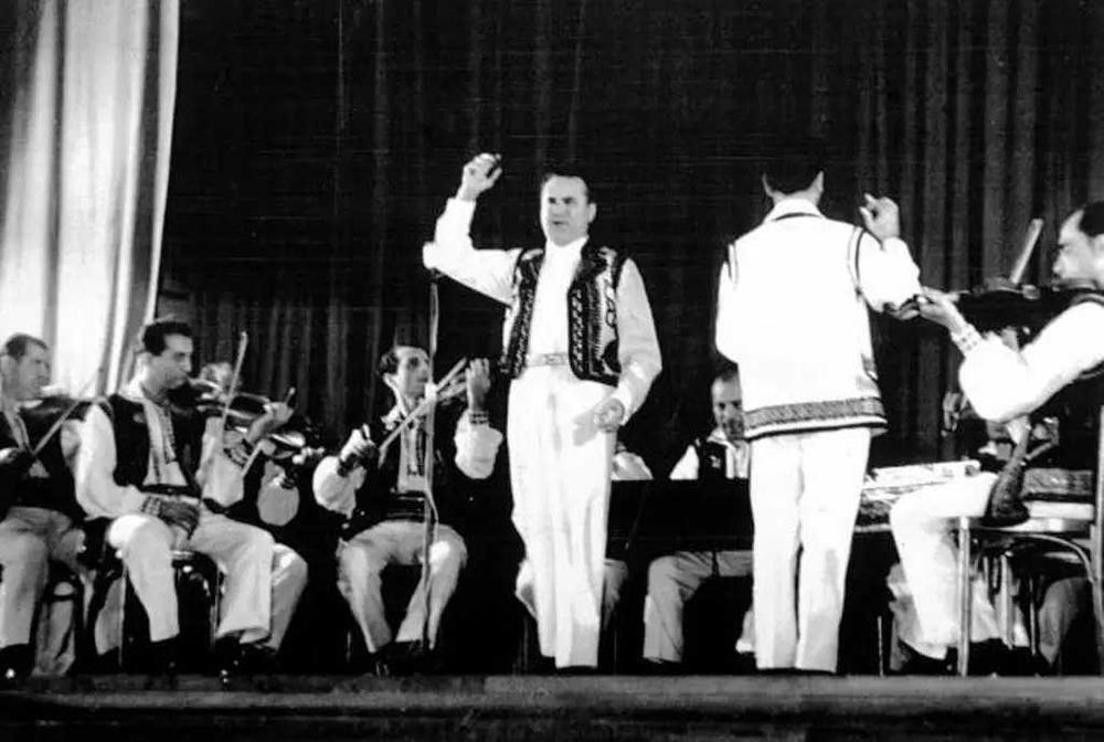 Costum Popular de Scenă cântăreț - ION LUICAN, autentic peste 90ani
