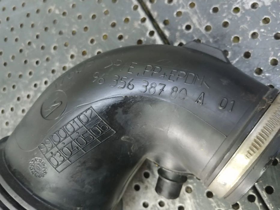 furtun tub admisie aer 1.6 b nfu peugeot 206 207 307 308 citroen c2 c4 xsara picasso 9635638780a