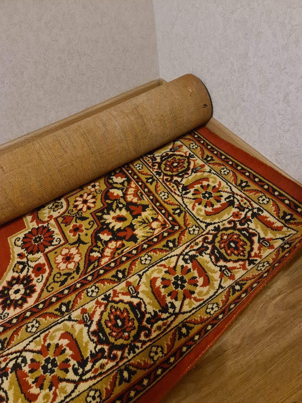 Продам ковёр шерстяной