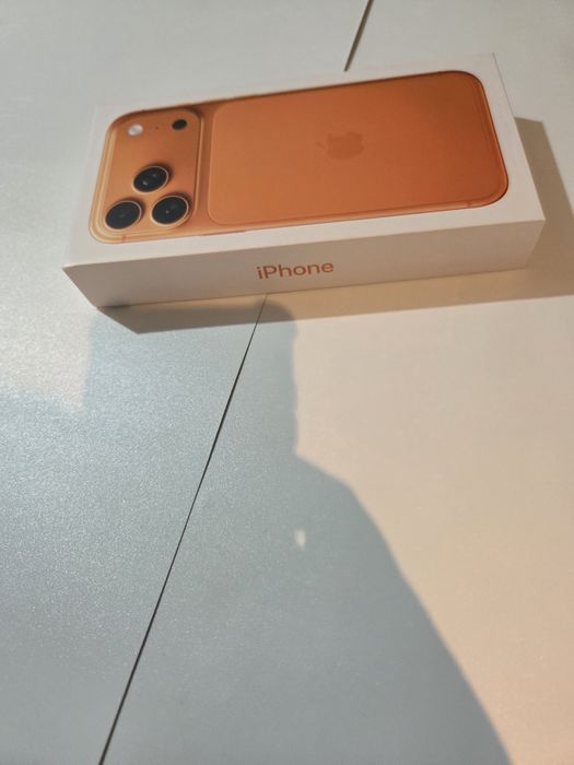 Vand urgent iPhone 17 pro max 1 tb nou