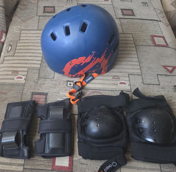 Cască de protecție, genunchiere, cotiere