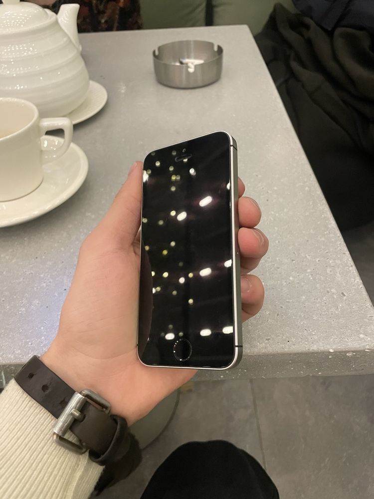 Iphone SE 32 GB.