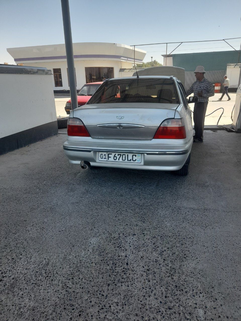 Nexia sonis lux 2007 sotiladi