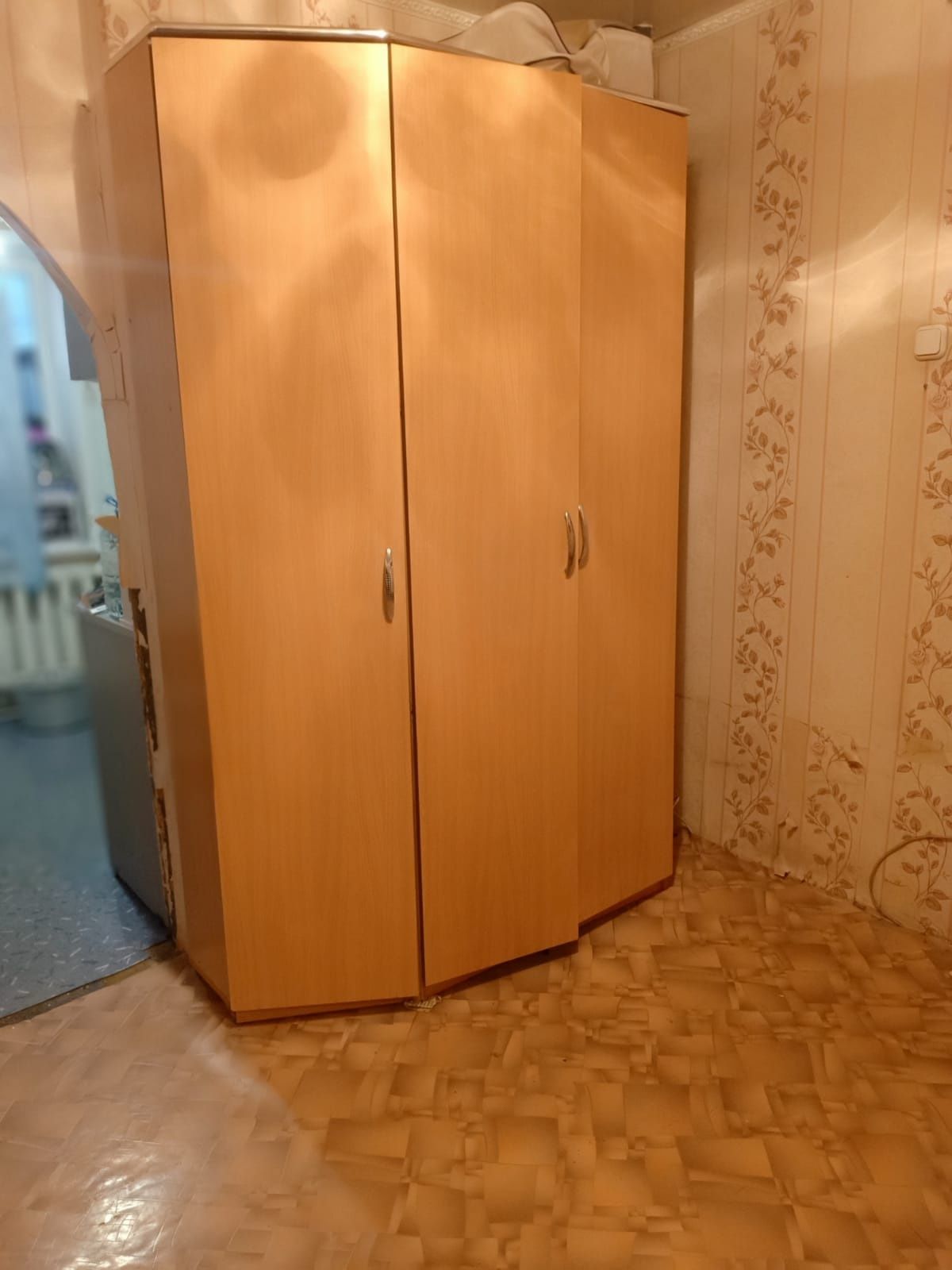 Продам прихожую 25000