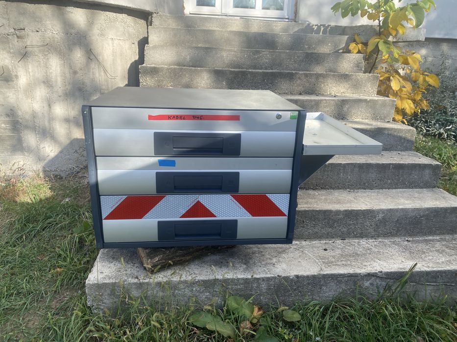 Rafturi din aluminiu