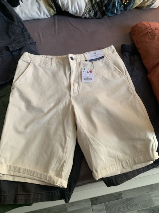 Pantaloni scurti marimea M