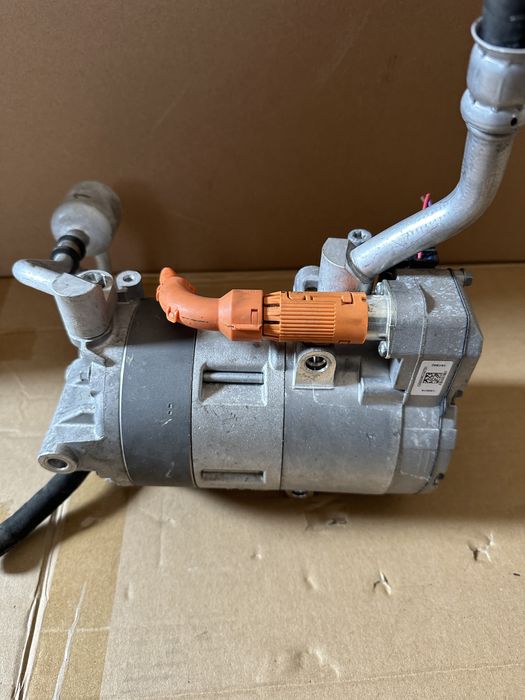 Compresor AC  BMW X1 F48 X2 F39 F45 F46 i8 F60 !