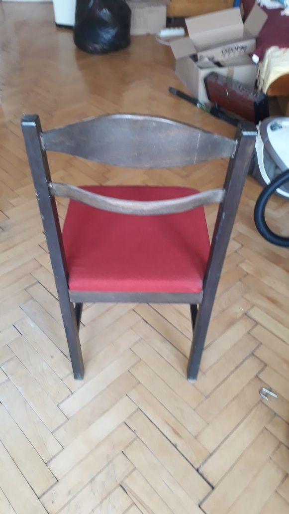 Трапезни столове