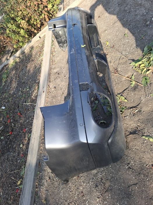 Бампер задний под восстановление.