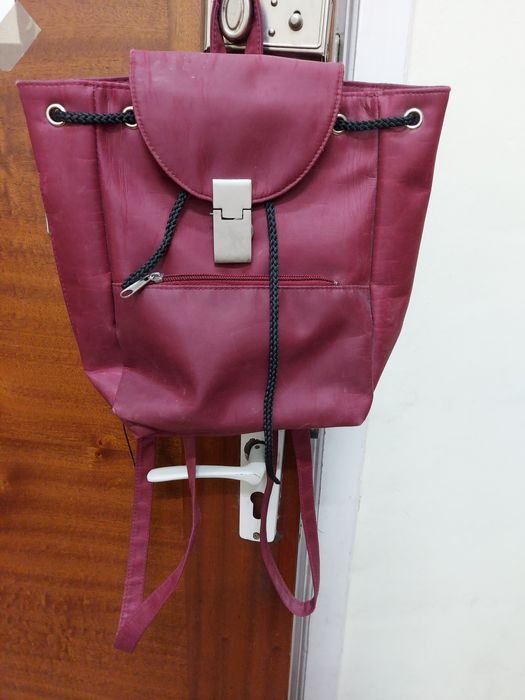 Rucsac mai mic, usor în stare buna