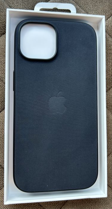 Продам чехол на IPhone 15