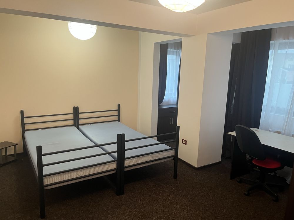 Ap 2 camere langa metrou+parcare