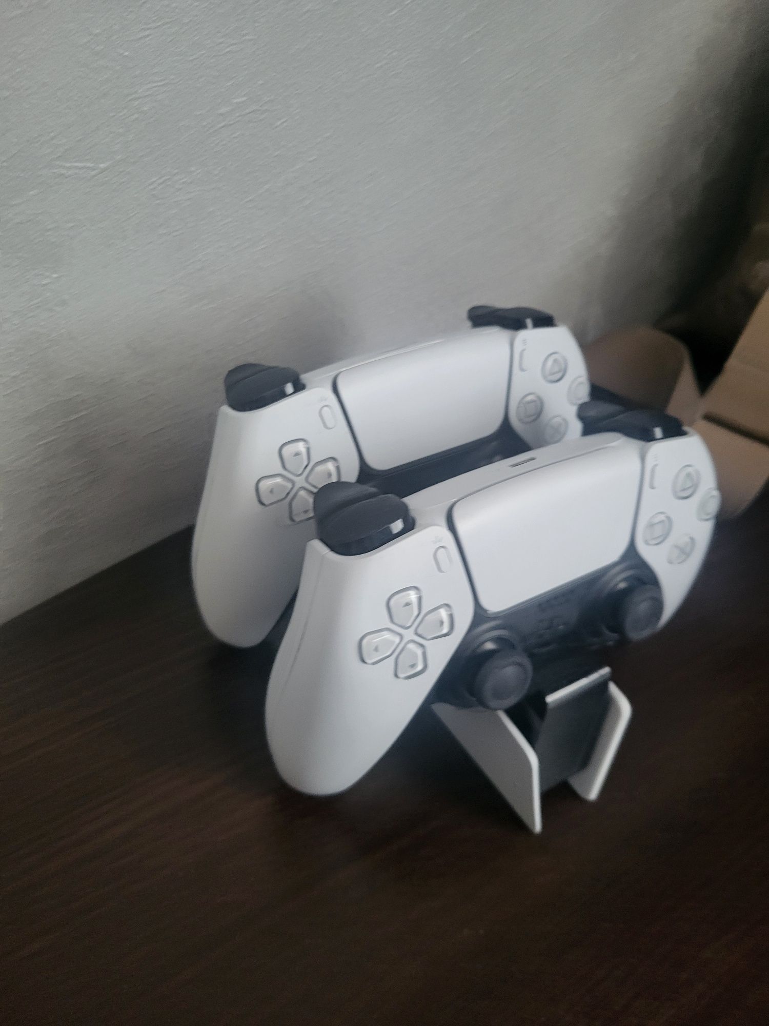 Продам Ps 5 (Новая)