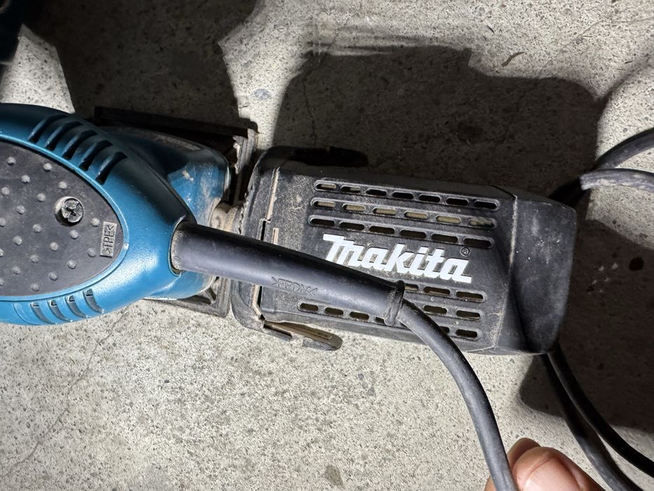 Makita aparat de slefuit cu vibratii