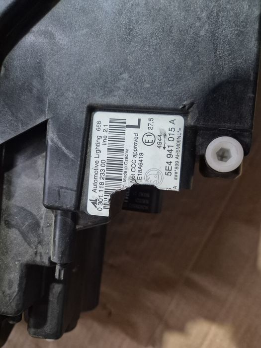 Ляв фар Шкода Октавия IV лед фар Skoda Octavia 4