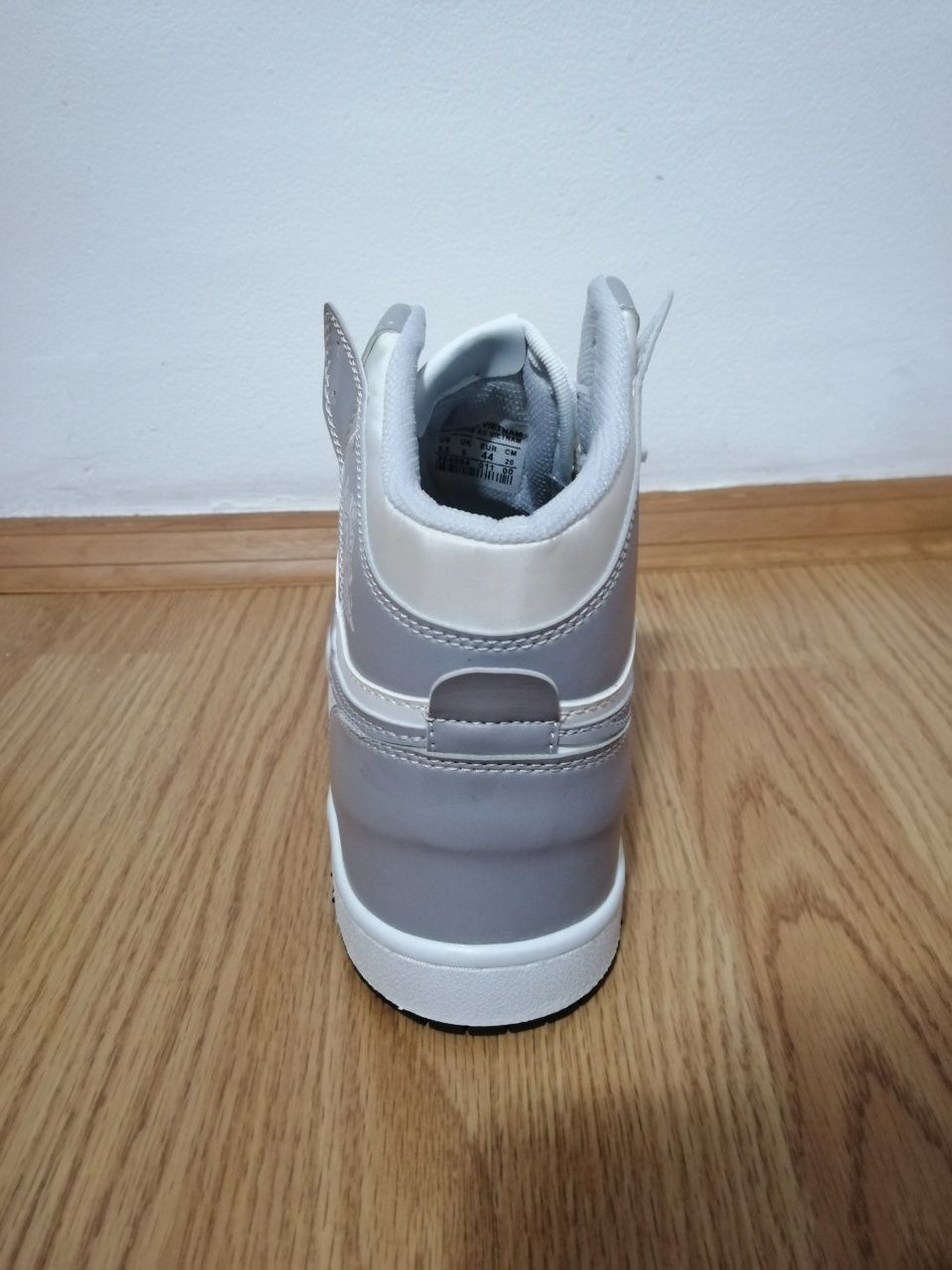 Adidași Air Jordan 1