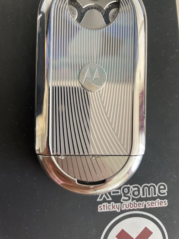 Продам motorola aura