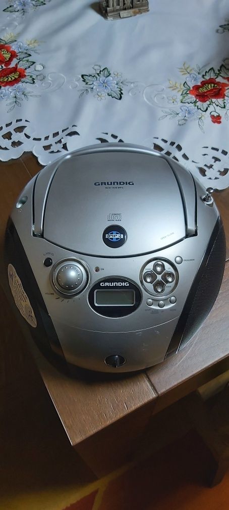 CD rom cu radio.