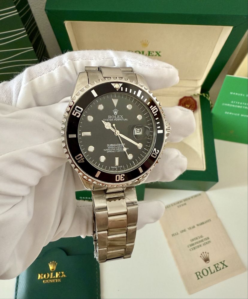 Часовник Rolex Submariner - Самонавиващ механизъм с кутия и документи
