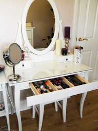 Masa makeup din lemn cu oglinda