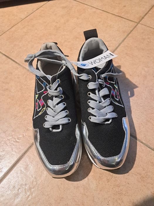 Чисто НОВИ С етикет! Различни Видове и Размери Дамски и Мъжки Обувки