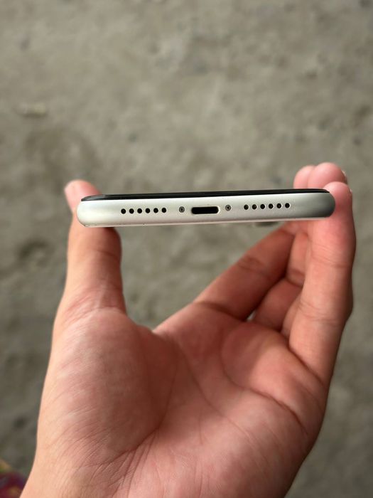 iPhone 11 79% 64 tali