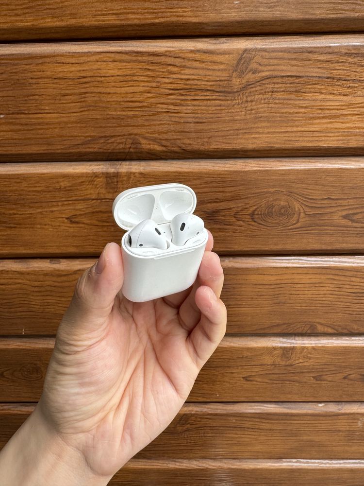 AirPods 2 series