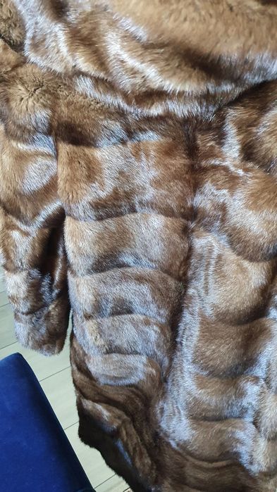 Красивая норковая шуба